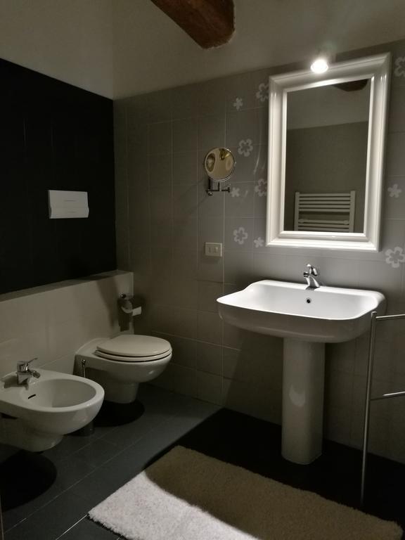 Farolfi Apartments Pepoli ボローニャ エクステリア 写真