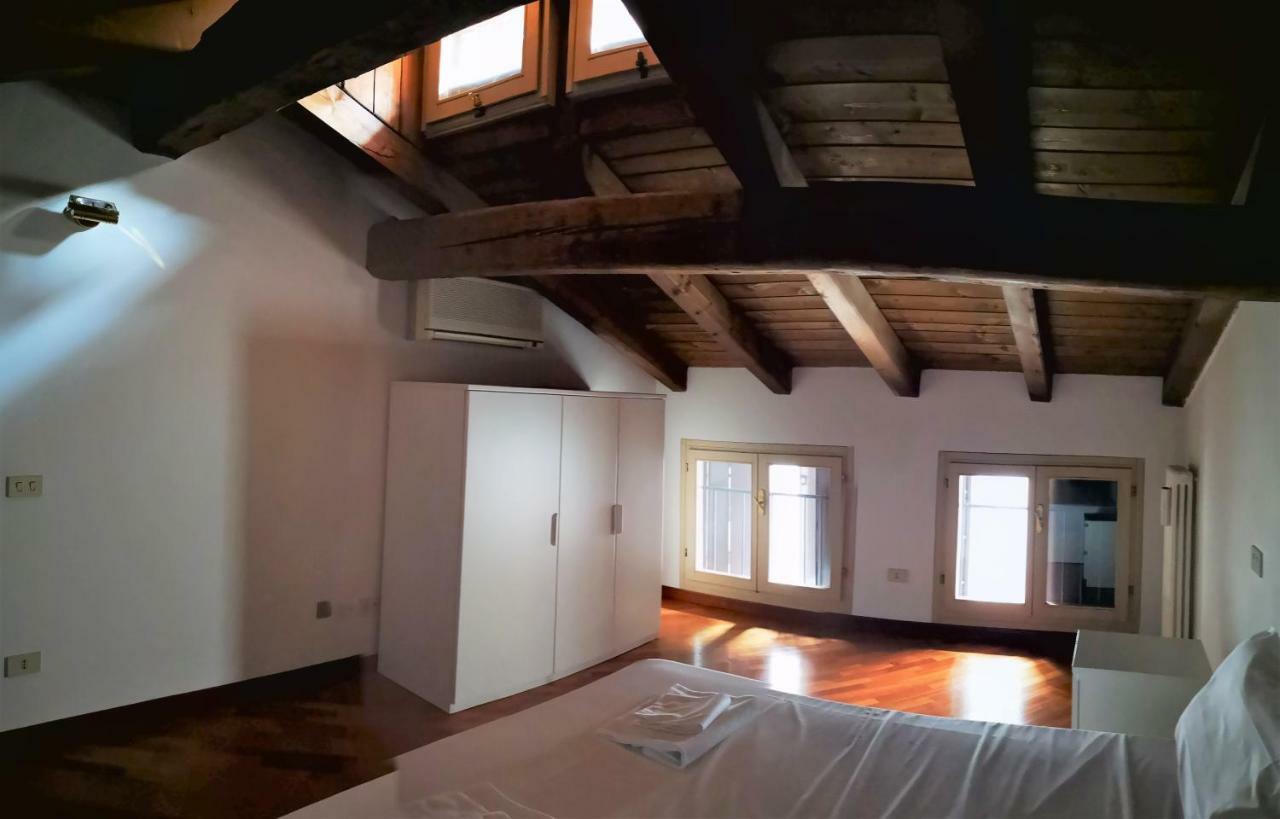 Farolfi Apartments Pepoli ボローニャ エクステリア 写真