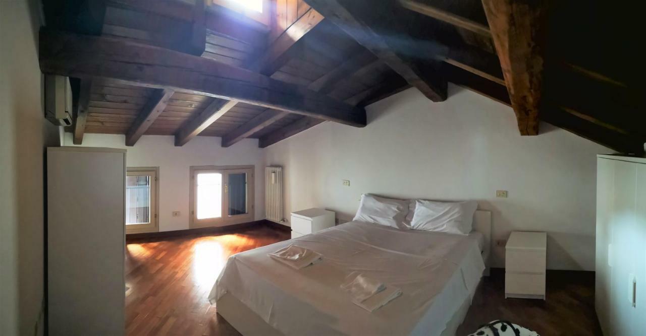Farolfi Apartments Pepoli ボローニャ エクステリア 写真